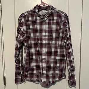 Old Navy Button Down Collar “The Classic” Shirt Size Large Regular Fit